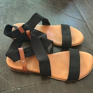 Kensie strappy black sandles-8
